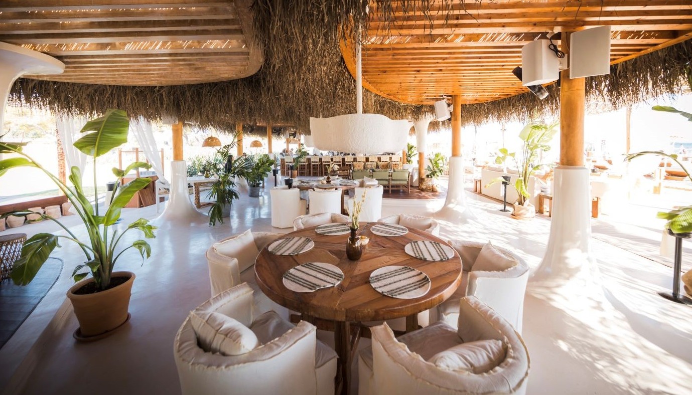 THE LEMON TREE AND CO ATHENS RIVIERA: ΜΙΑ ΗΧΗΡΗ ΑΦΙΞΗ ΣΤΗΝ ΠΑΡΑΛΙΑ ΤΗΣ ΒΟΥΛΑΣ | Νέα
