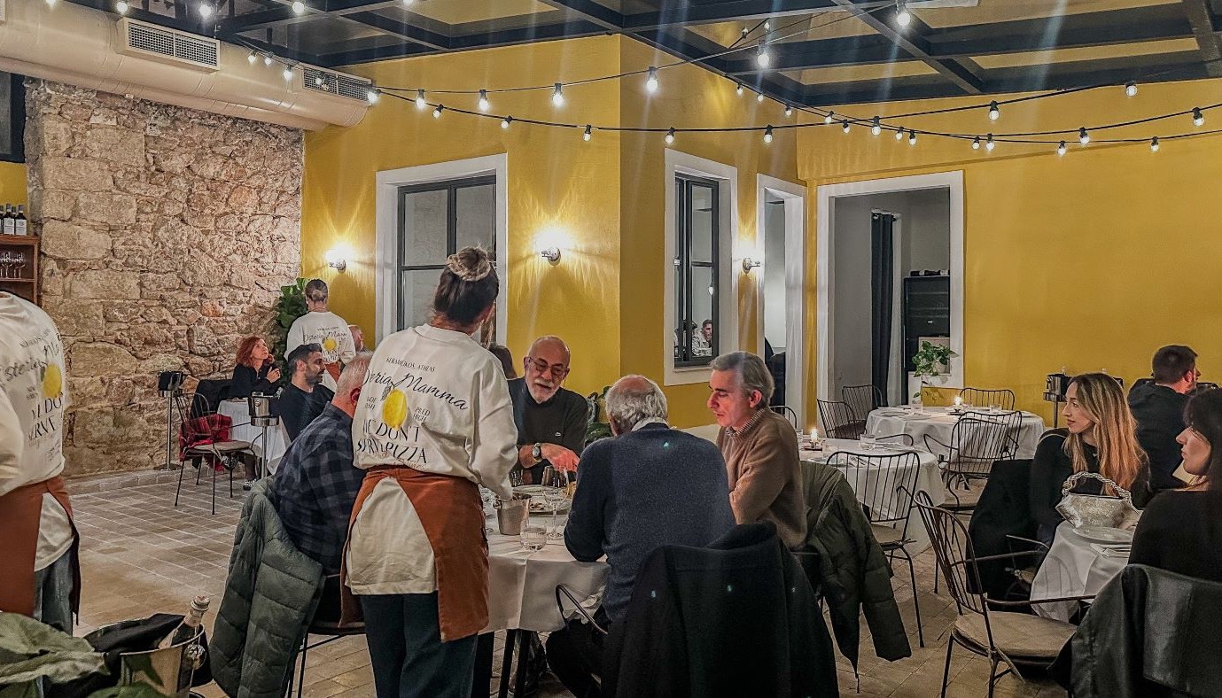 OSTERIA MAMMA: Η ΣΠΙΤΙΚΗ ΙΤΑΛΙΚΗ ΑΥΛΗ ΤΗΣ ΕΛΕΝΗΣ ΣΑΡΑΝΤΗ | Νέα