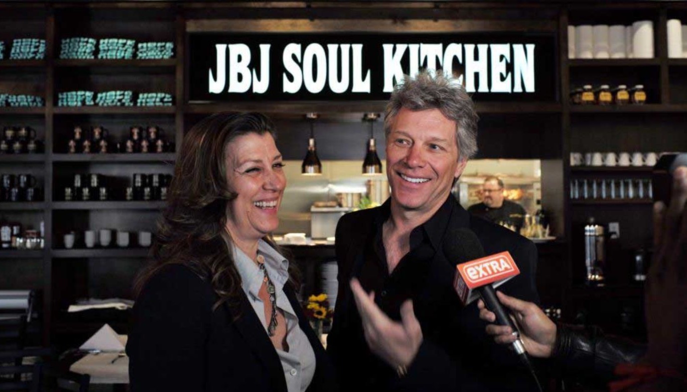 ΤΟ ΟΡΑΜΑ ΤΟΥ JON BON JOVI ΓΙΑ ΕΝΑ ΠΙΟ ΔΙΚΑΙΟ ΤΡΑΠΕΖΙ | Θέματα