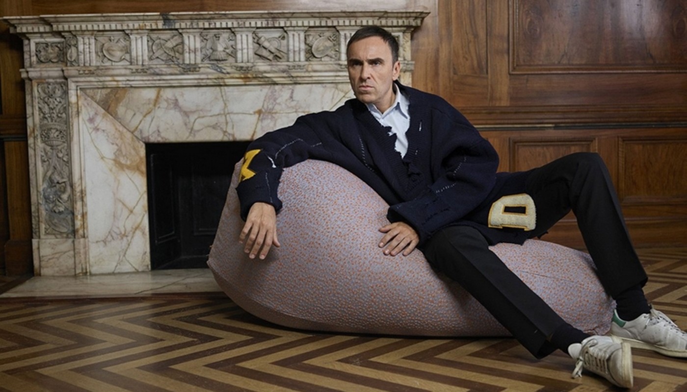RAF SIMONS: Ο “ROCK STAR” ΤΗΣ ΜΟΔΑΣ. | Stories of Perfection