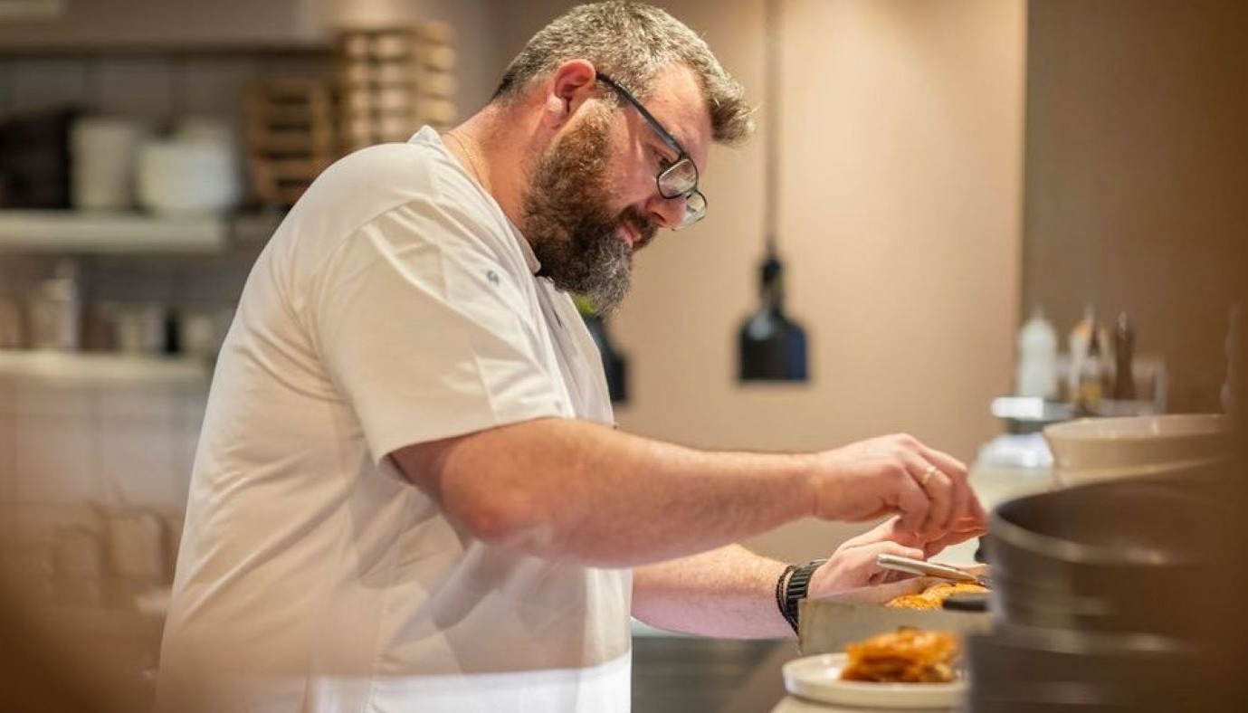 THIRIO: ΝΕΟ ΕΣΤΙΑΤΟΡΙΟ ΑΠΟ ΤΟΝ ΘΩΜΑ ΜΑΤΣΑ ΚΑΙ ΤΗΝ ΟΜΑΔΑ ΤΟΥ STRIGGLA ΣΤΟ ΣΥΝΤΑΓΜΑ | Νέα