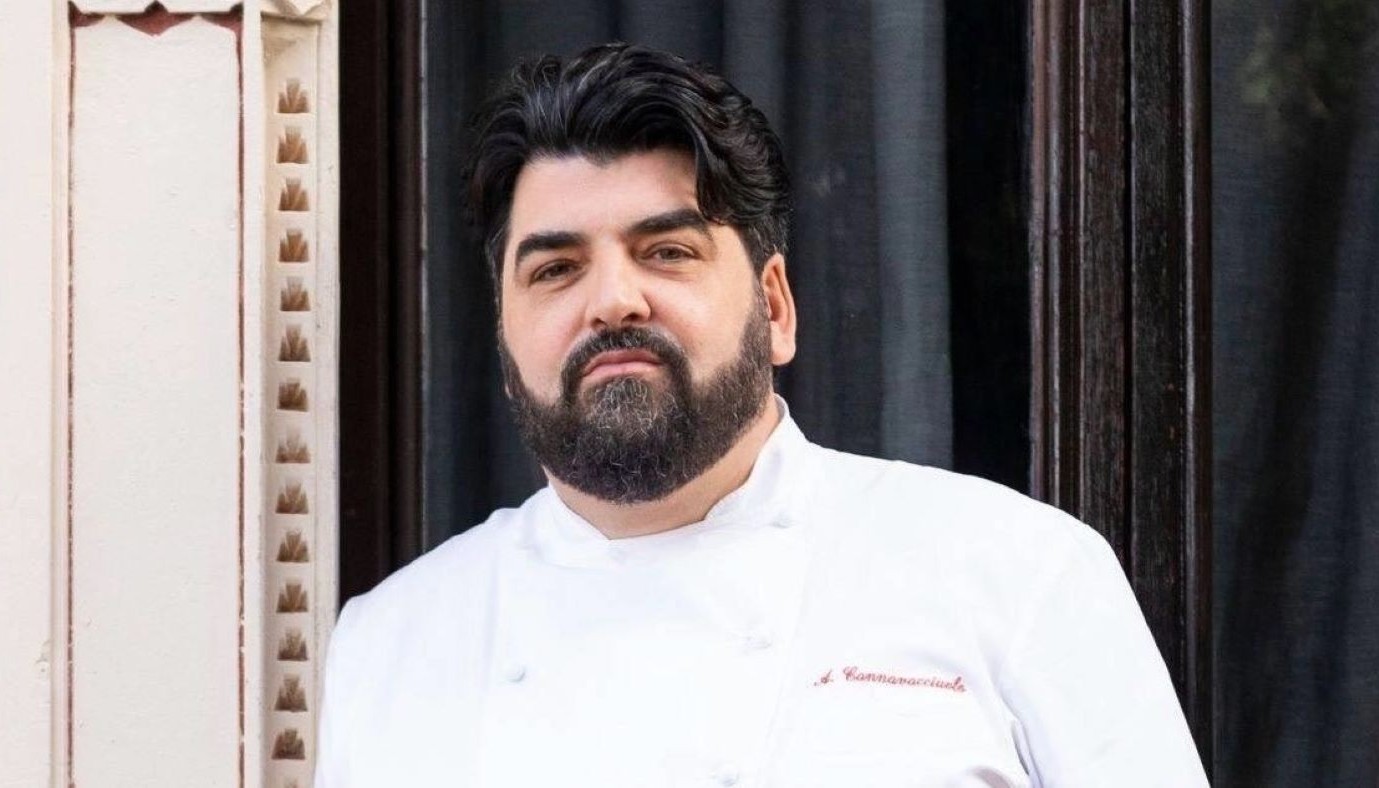 Ο ΚΟΡΥΦΑΙΟΣ ΙΤΑΛΟΣ ΣΕΦ ANTONINO CANNAVACCIUOLO ΕΠΙΜΕΛΕΙΤΑΙ ΤΑ ΖΥΜΑΡΙΚΑ ΣΤΟ GECO ATHENS | Νέα