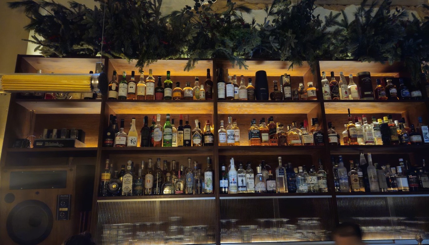 ARGENTINA SOCIAL CLUB: DRY MARTINI, ΤΣΙΠΣ ΚΑΙ ΒΙΝΥΛΙΑ | The Bars