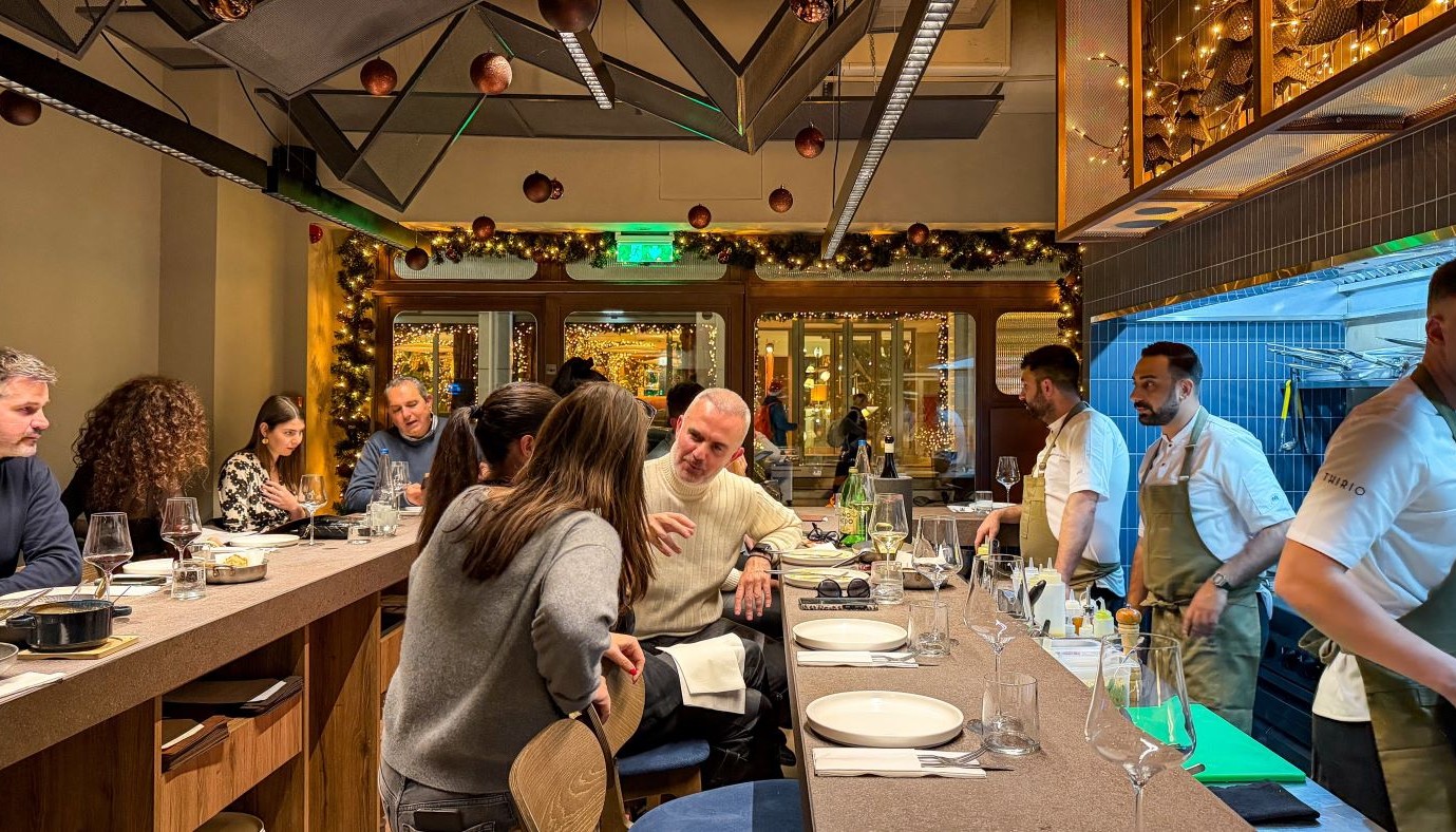 THIRIO: ΠΑΙΧΝΙΔΙΑΡΙΚΕΣ ΕΛΛΗΝΙΚΕΣ ΔΗΜΙΟΥΡΓΙΕΣ, ΜΕ ΤΟΥΣ ΣΕΦ ΣΤΟ ΕΠΙΚΕΝΤΡΟ ΤΗΣ ΓΕΥΣΤΙΚΗΣ ΕΜΠΕΙΡΙΑΣ | Νέα