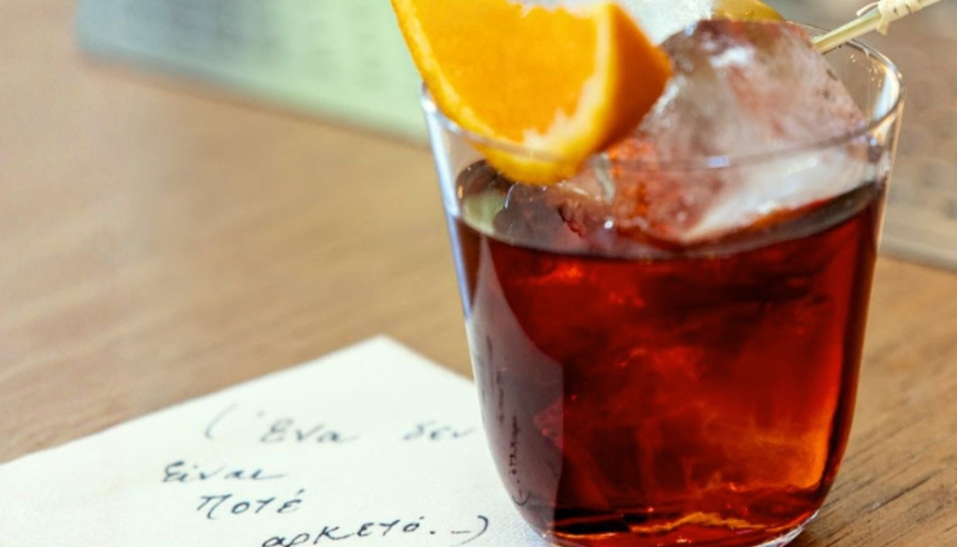 ΑΠΟ ΤΗ ΛΑΡΙΣΑ ΣΤΗ ΘΕΜΙΣΤΟΚΛΕΟΥΣ: ΤΟ ΕΡΛΙ ΦΕΡΝΕΙ ΤΗΝ ΑΥΘΕΝΤΙΚΗ ΦΙΛΟΞΕΝΙΑ ΣΤΗΝ ΚΑΡΔΙΑ ΤΗΣ ΑΘΗΝΑΣ | The Bars