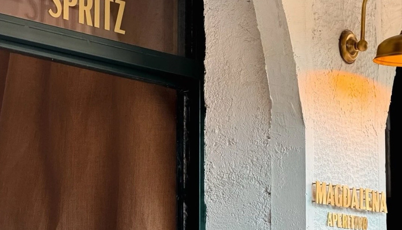MAGDALENA: Η ΝΕΑ, ΚΑΘΑΡΟΑΙΜΗ SPRITZERIA ΤΟΥ ΠΑΓΚΡΑΤΙΟΥ ΑΠΟΘΕΩΝΕΙ ΤΟ ΤΕΛΕΤΟΥΡΓΙΚΟ ΤΟΥ ΙΤΑΛΙΚΟΥ APERITIVO | The Bars