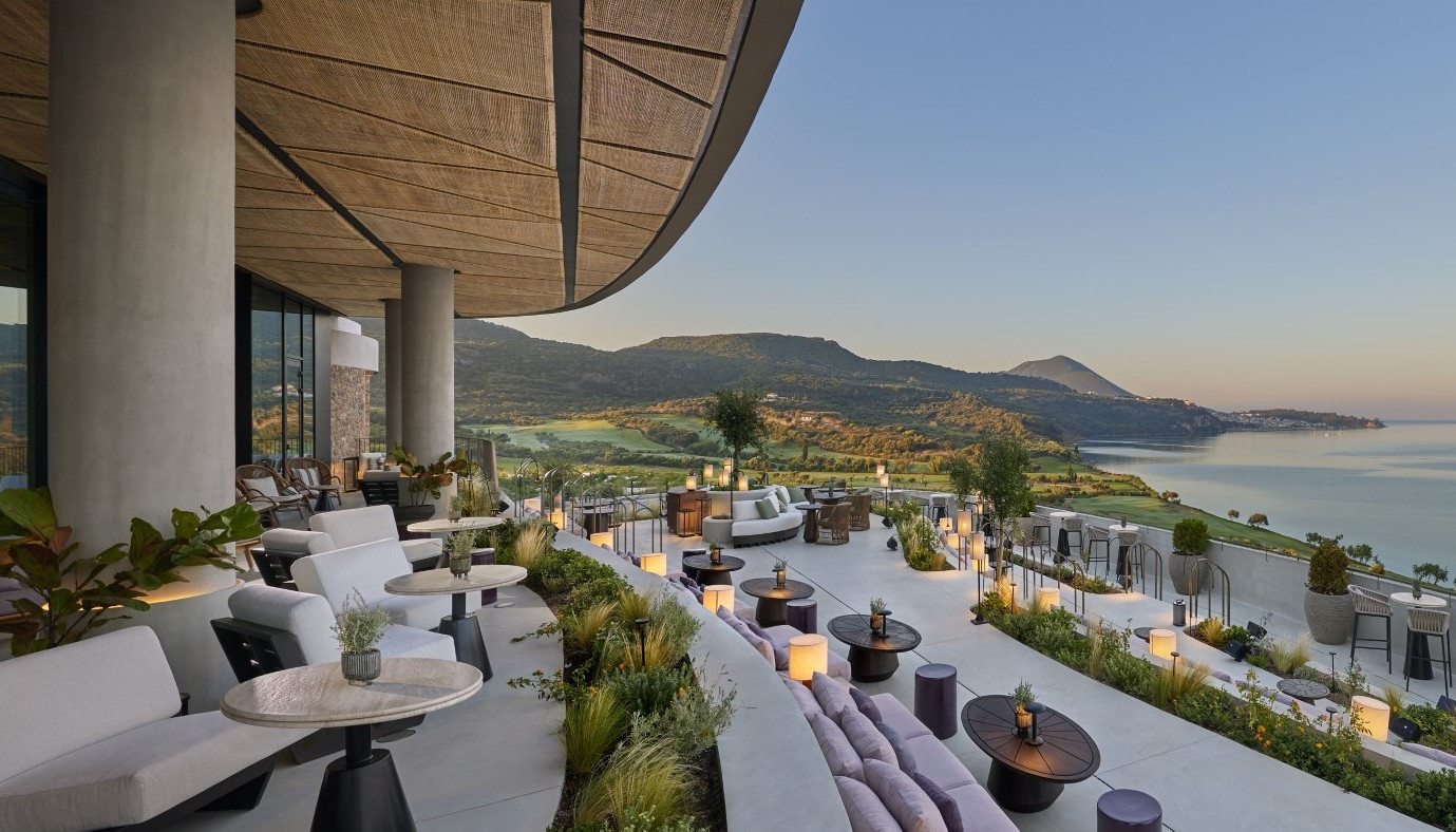 THREE ADMIRALS LOUNGE: ΟΤΑΝ ΤΟ LINE ATHENS ΜΕΤΑΦΕΡΕΙ ΤΗ ΦΙΛΟΣΟΦΙΑ ΤΟΥ ΣΤΟ MANDARIN ORIENTAL, COSTA NAVARINO | The Bars